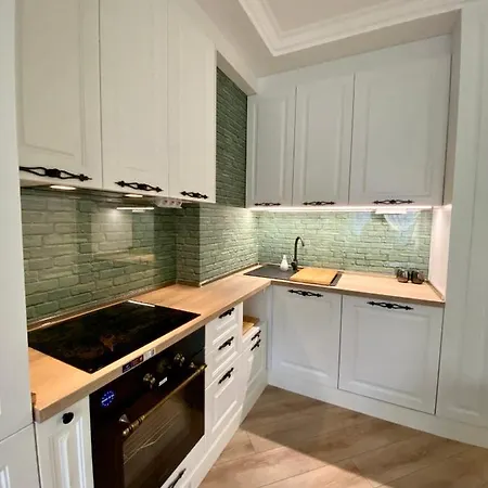 Apartamento Classic And New Brand San Stefano 9 *